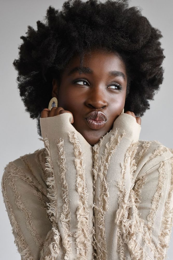 Estel O. — 3-estel-o-main-book-east-west-models